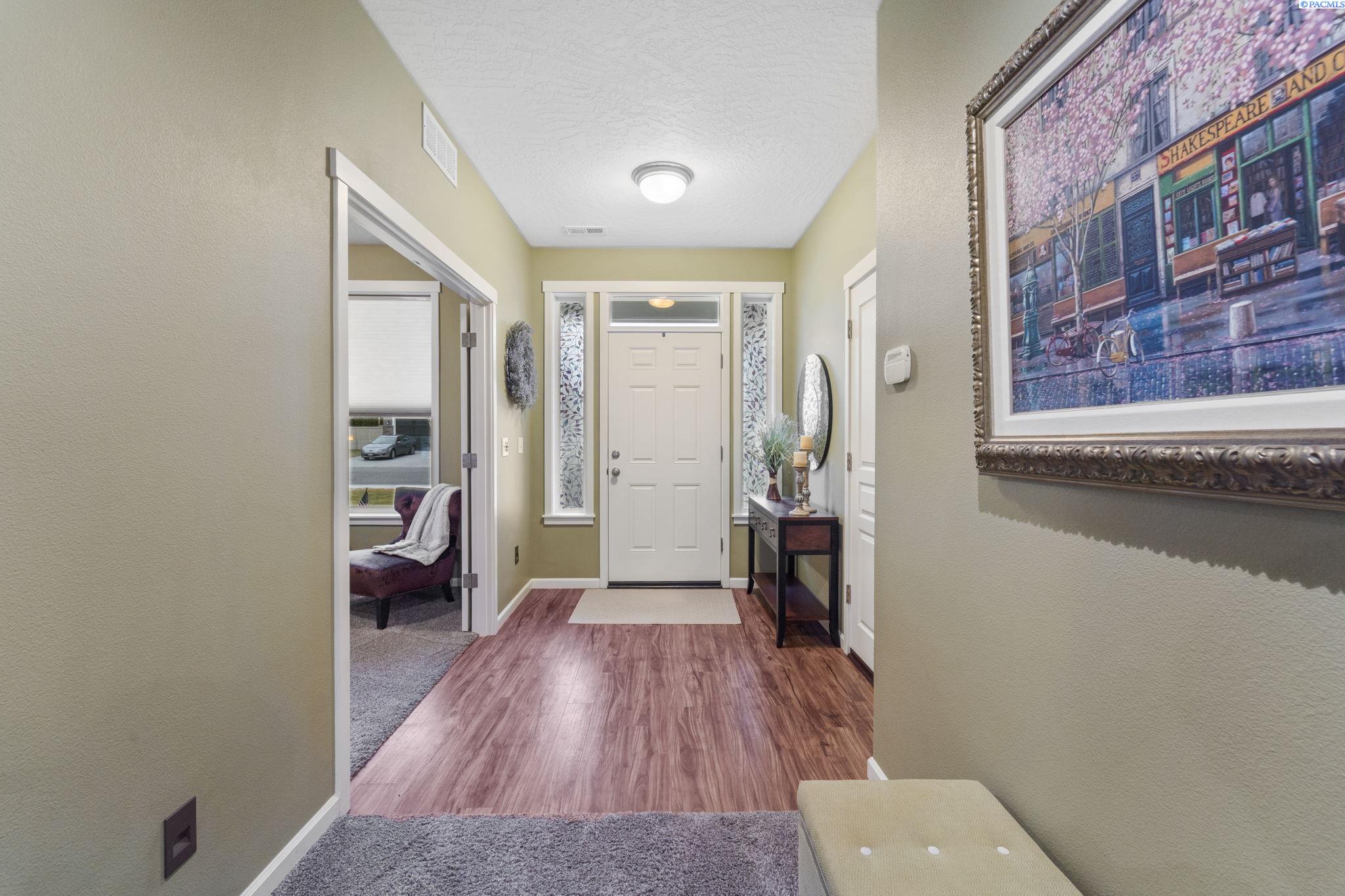 6102 Westmoreland Ln