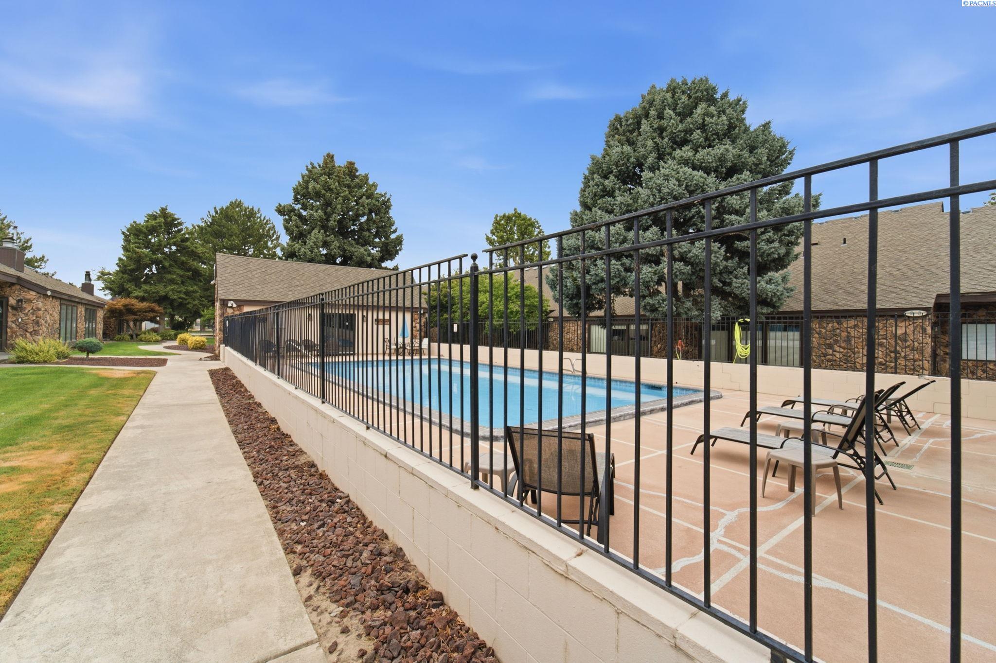 42514 W Klamath Ave, Apt A5