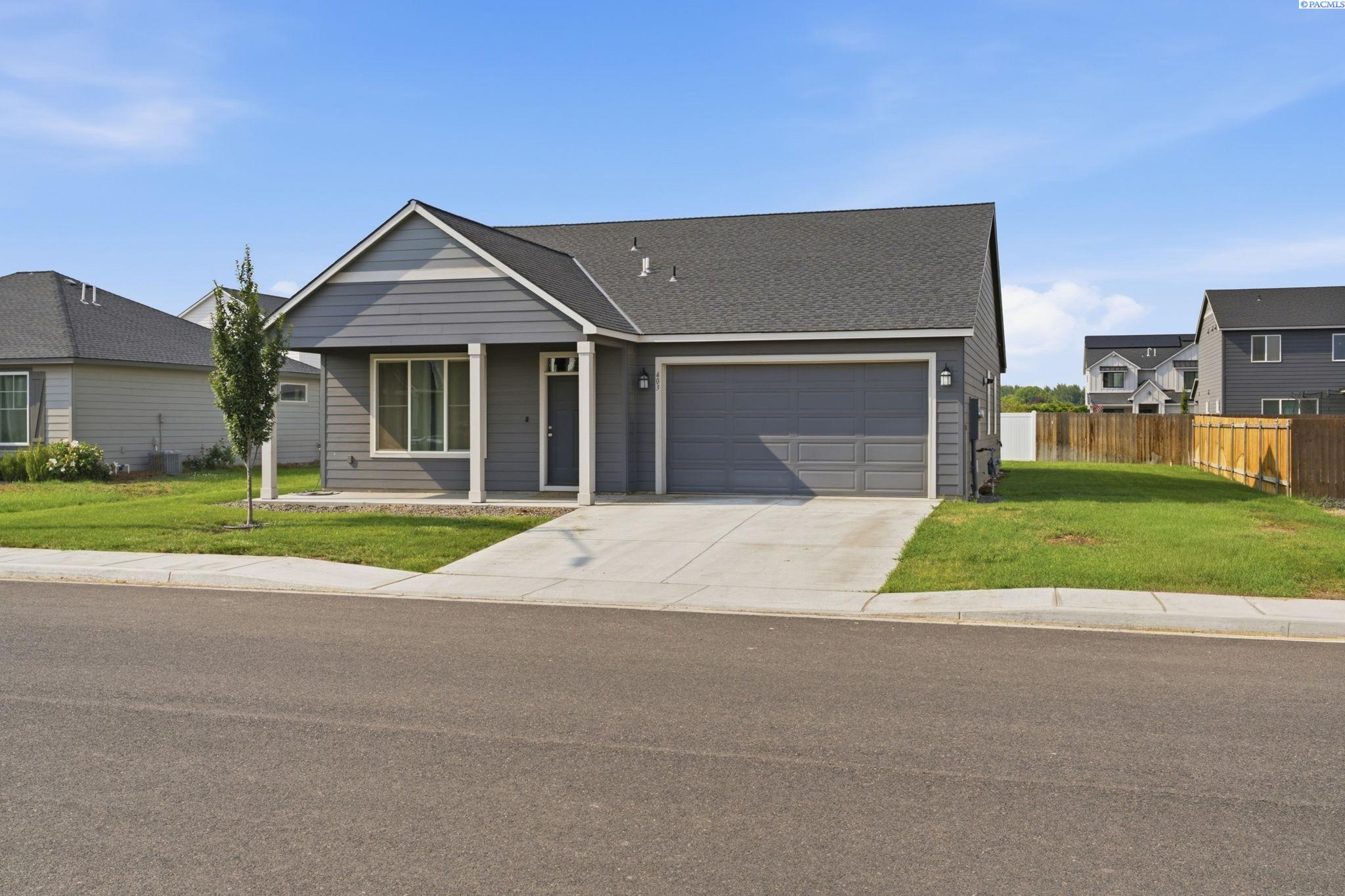403 Emerald Ave Grandview WA