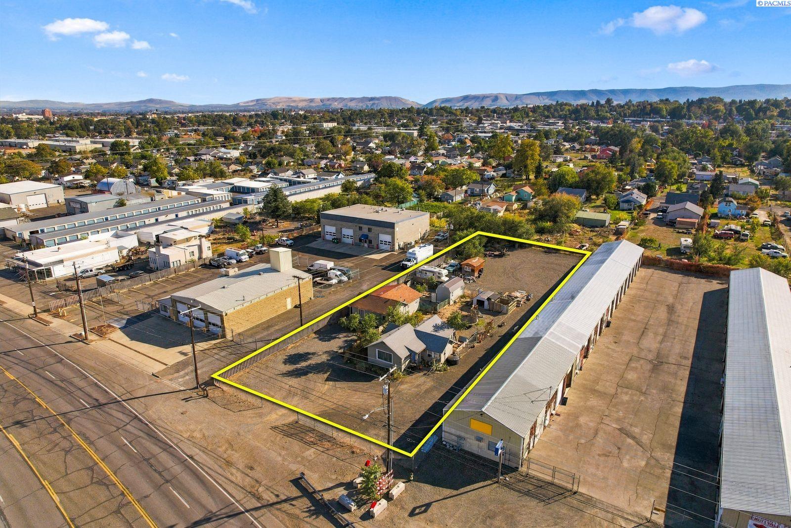 2204 Fruitvale Blvd