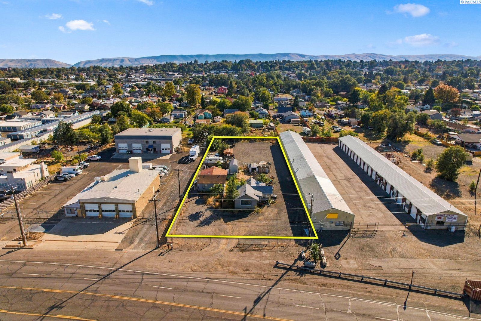 2204 Fruitvale Blvd