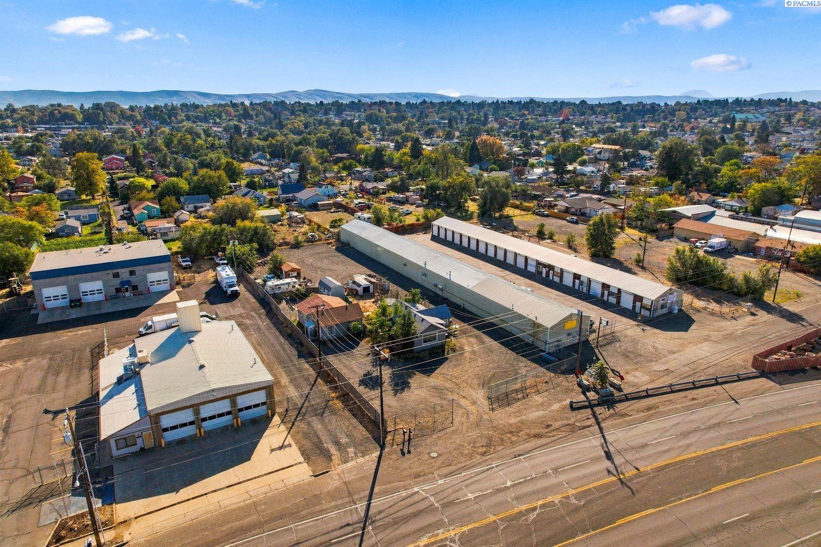 2204 Fruitvale Blvd