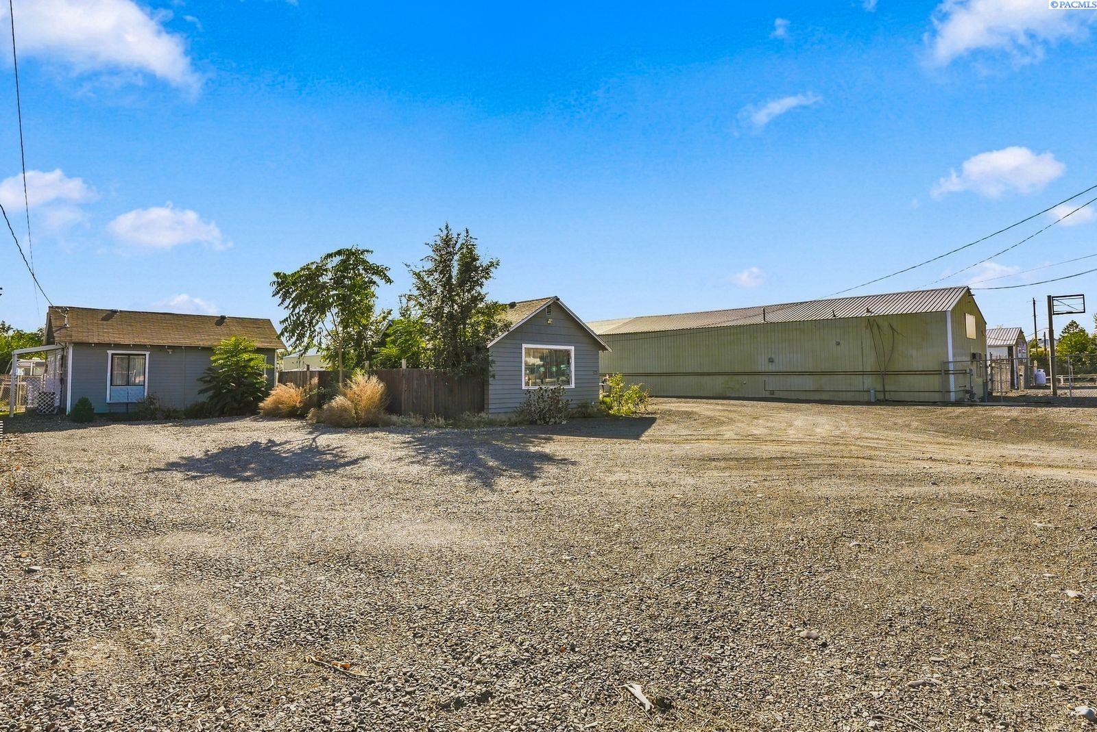 2204 Fruitvale Blvd