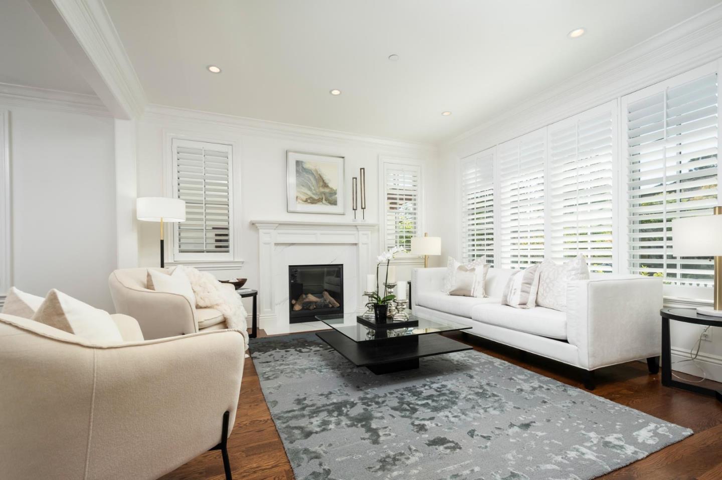 2112 Roosevelt AVE