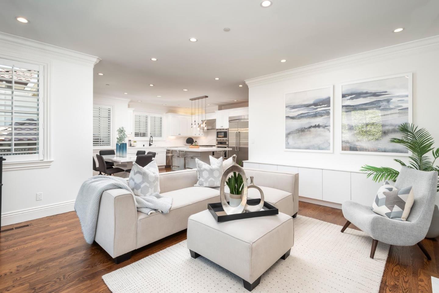 2112 Roosevelt AVE