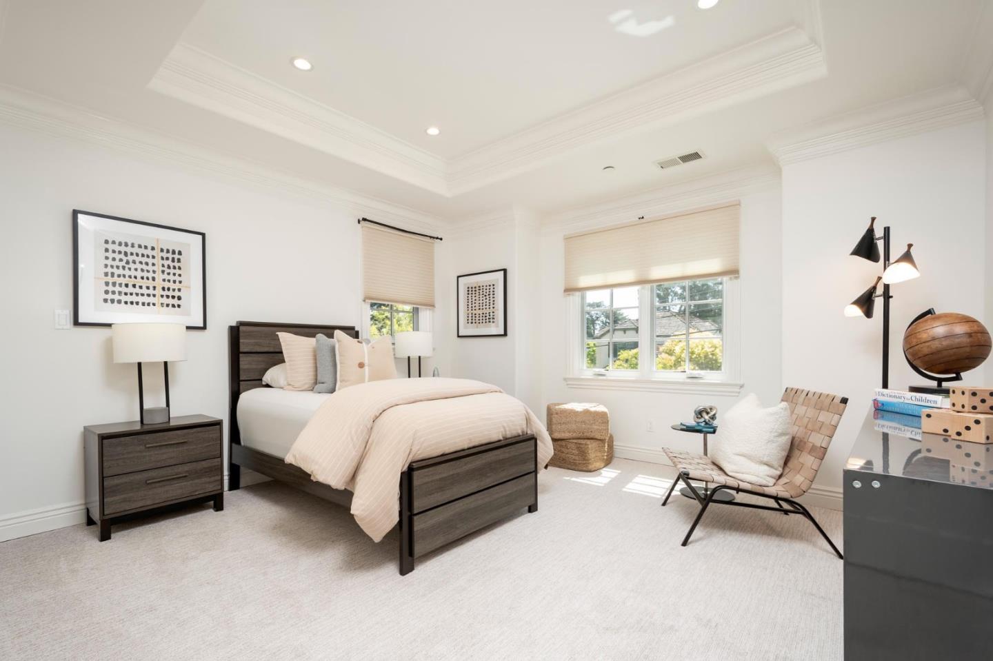 2112 Roosevelt AVE