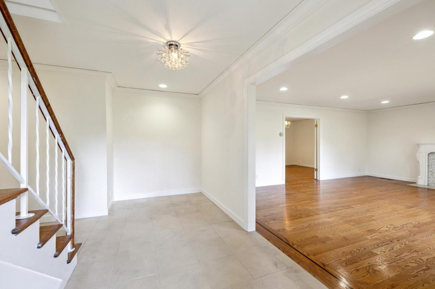 243 Selby LN