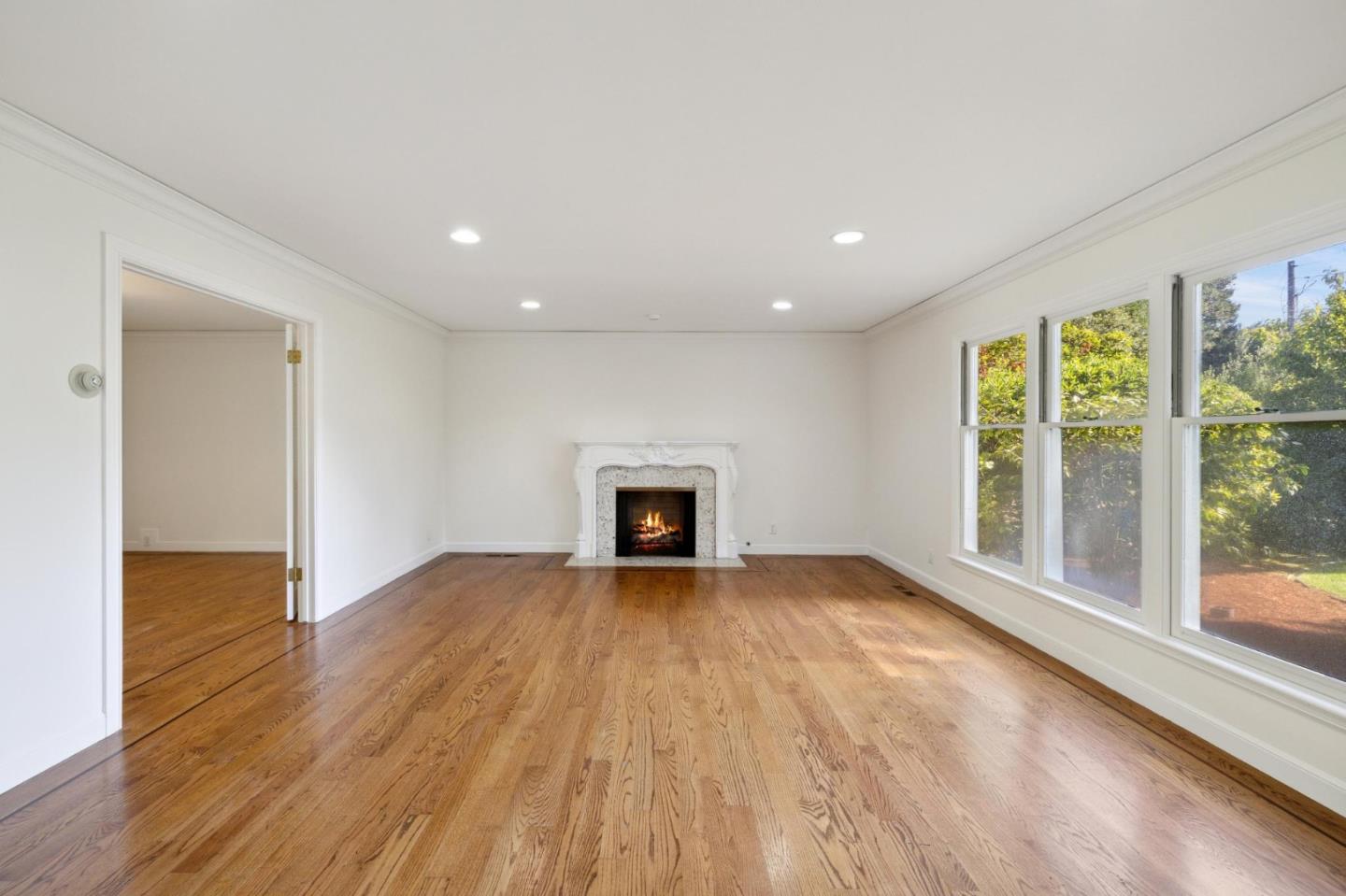 243 Selby LN