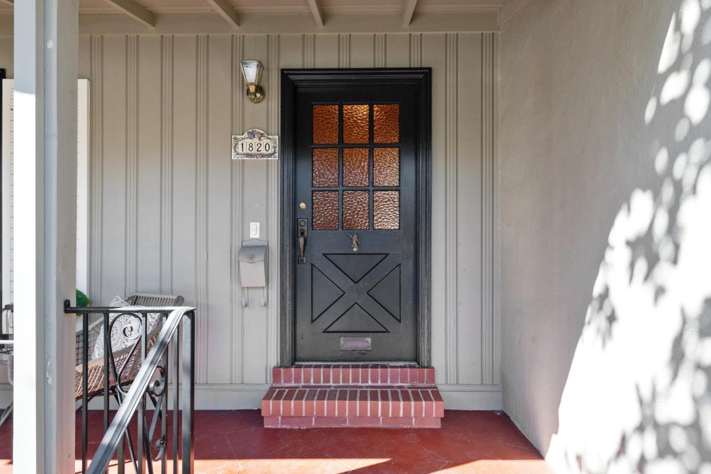 1820 Broadway