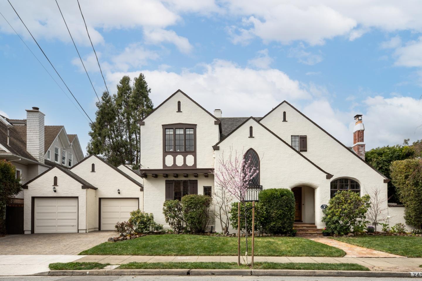 245 Chapin LN