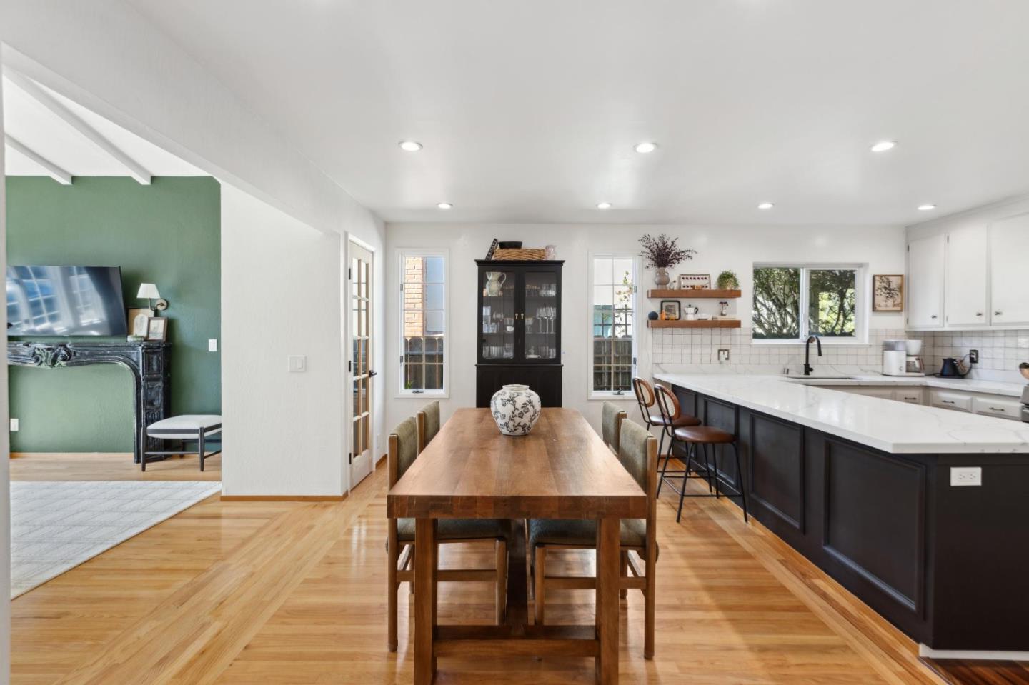 2621 Wexford AVE