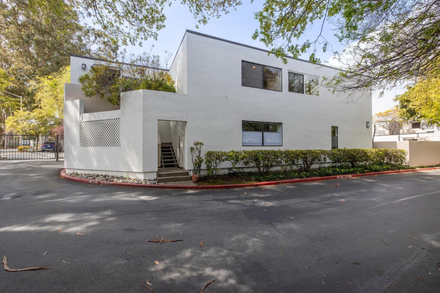 1919 Alameda De Las Pulgas 13
