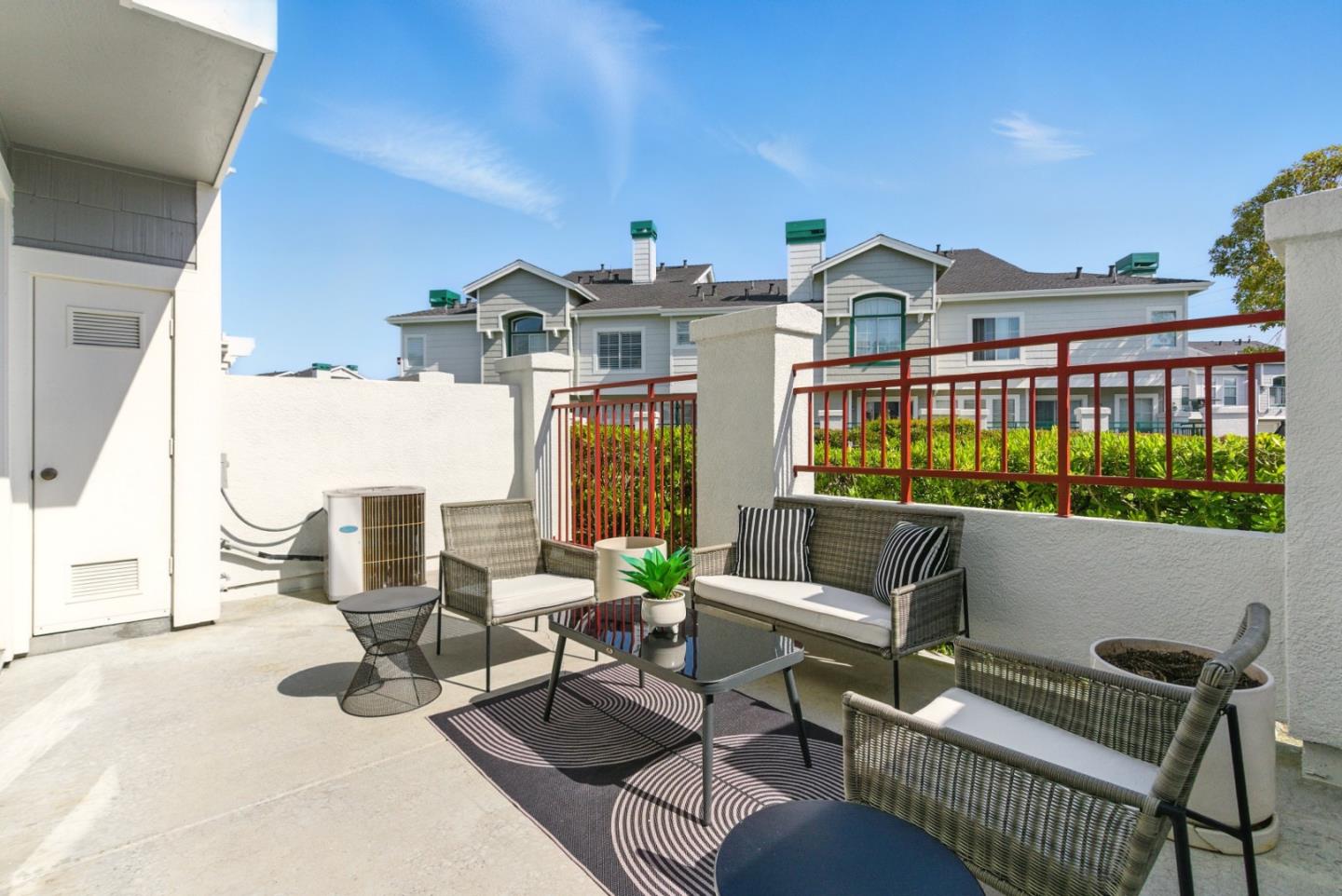 583 Shoal CIR