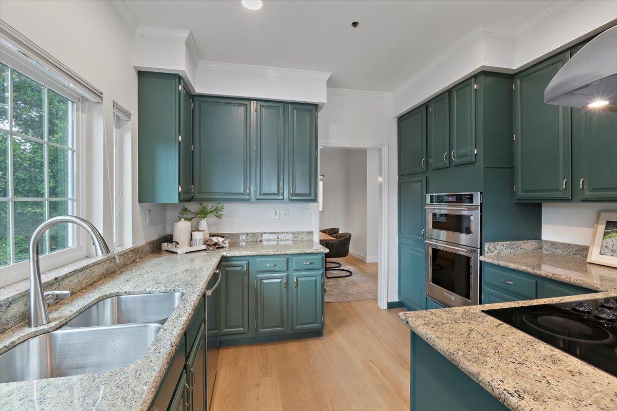 1233 Bellevue AVE 8