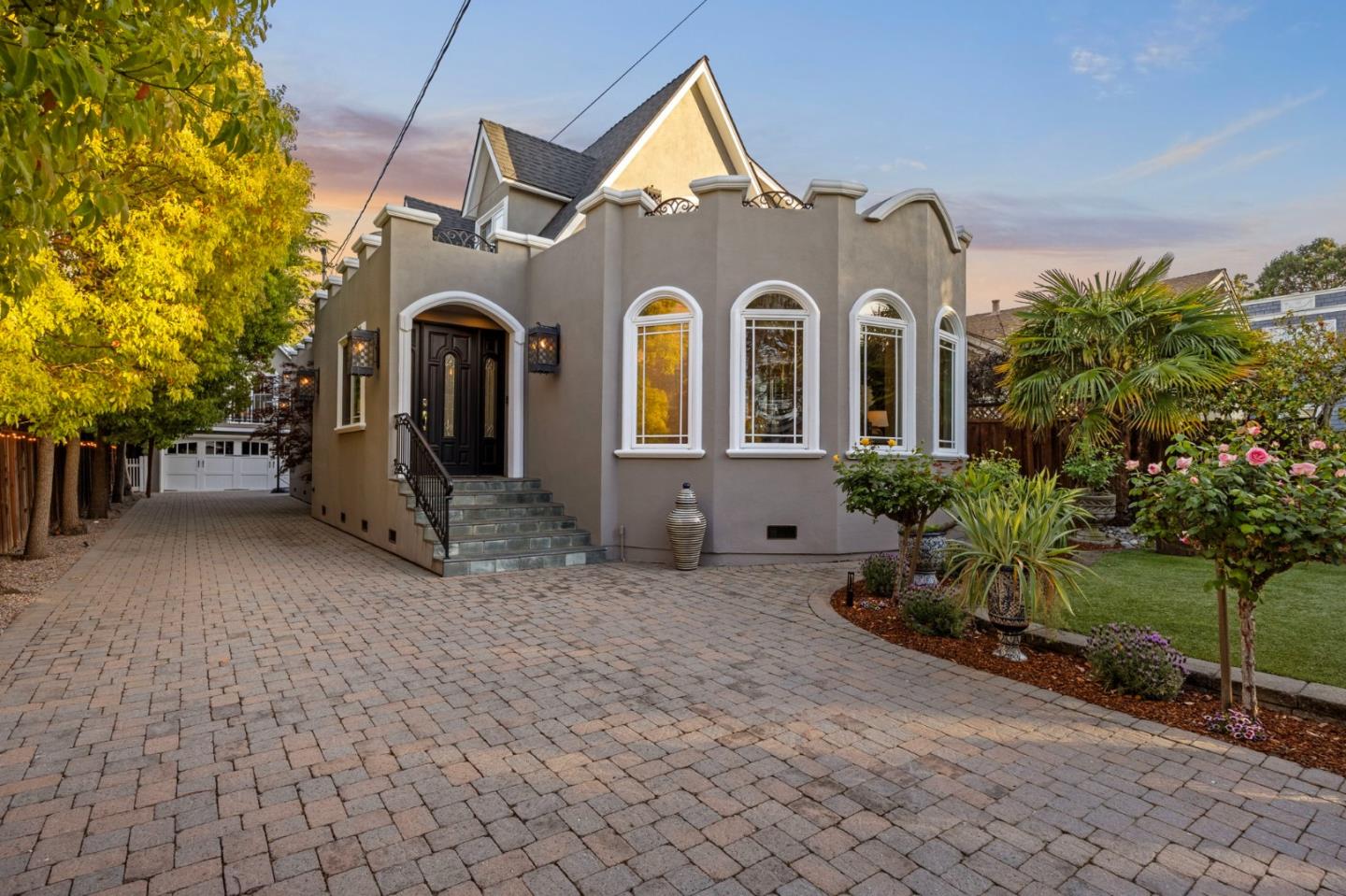 1513 Sanchez AVE