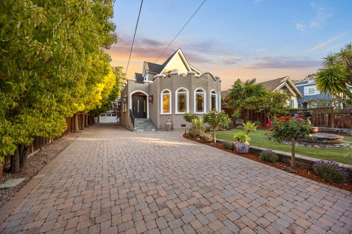 1513 Sanchez AVE
