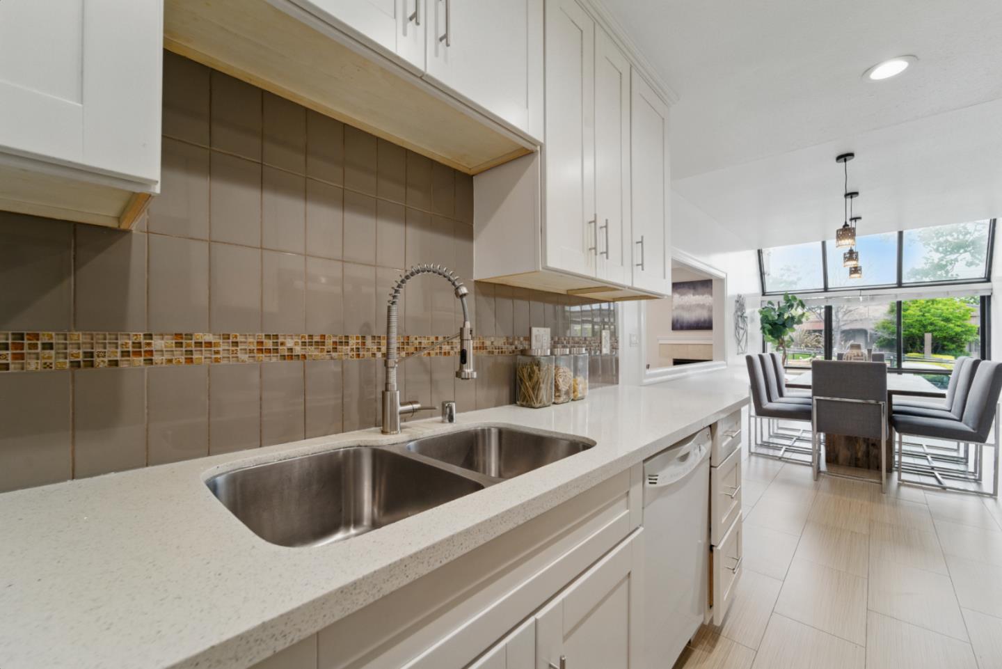 425 N El Camino Real 107