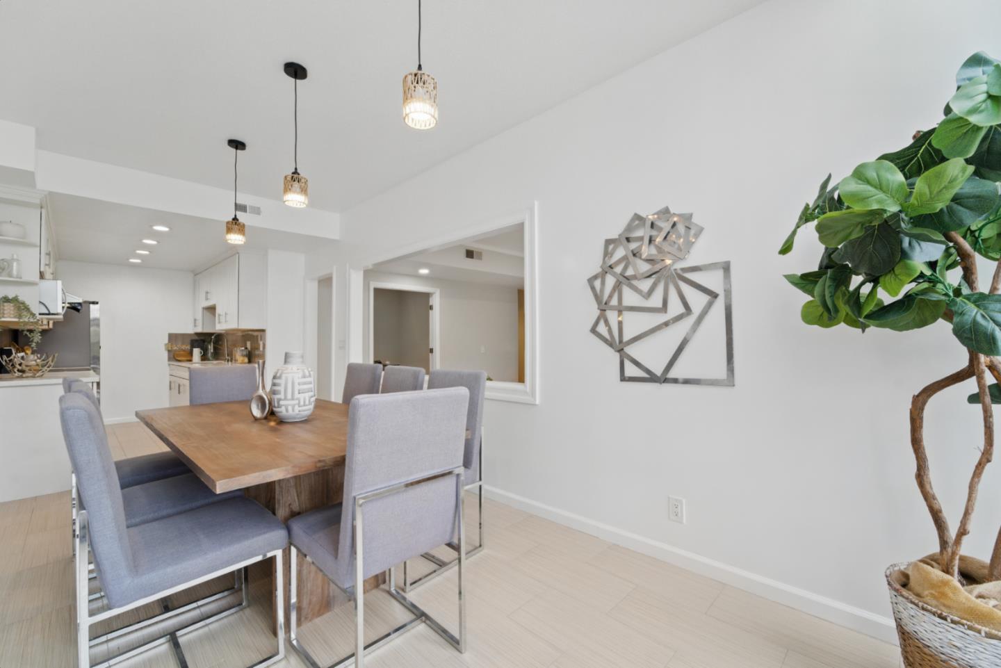 425 N El Camino Real 107