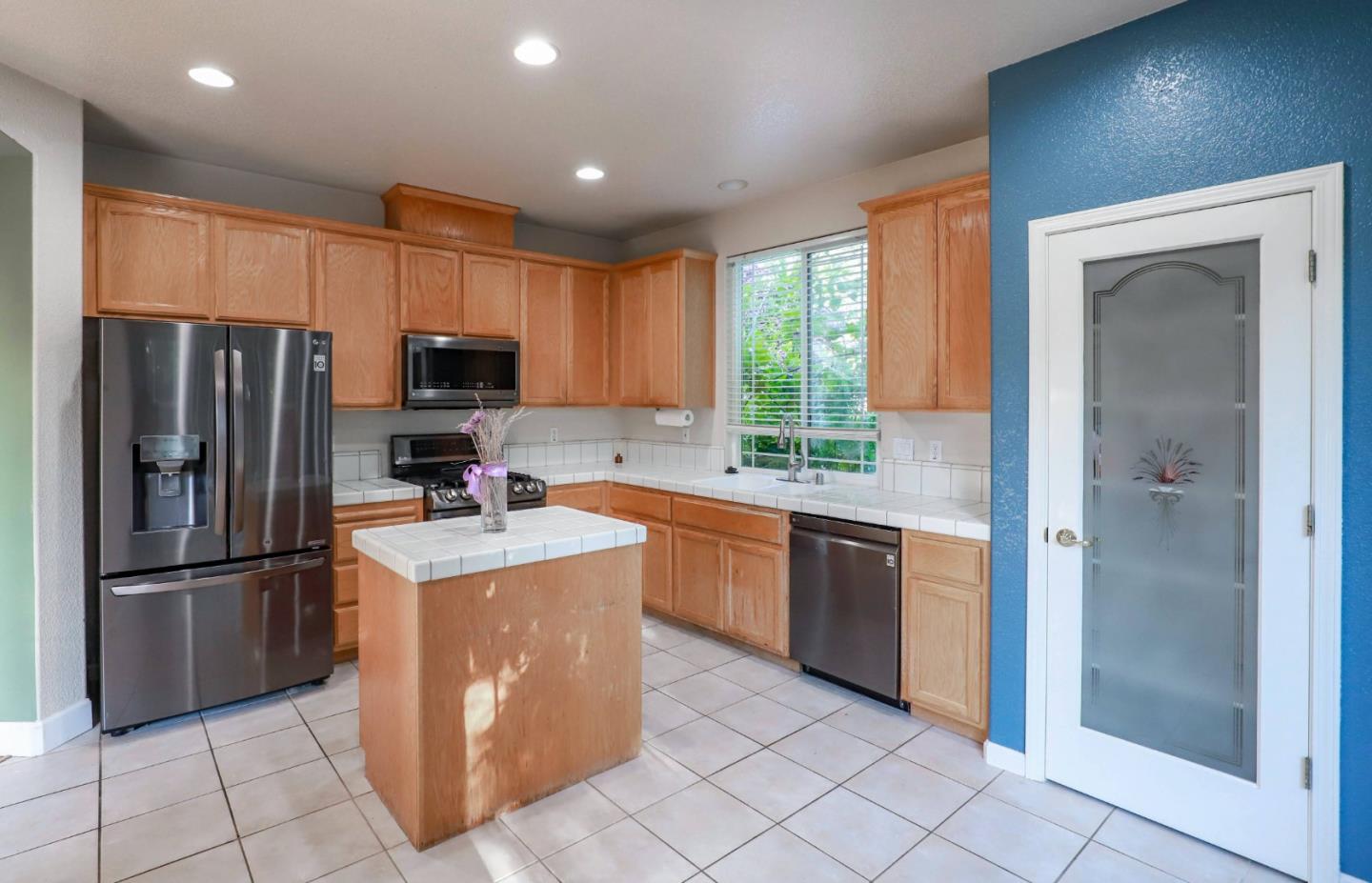 8118 Walnut Fair CIR
