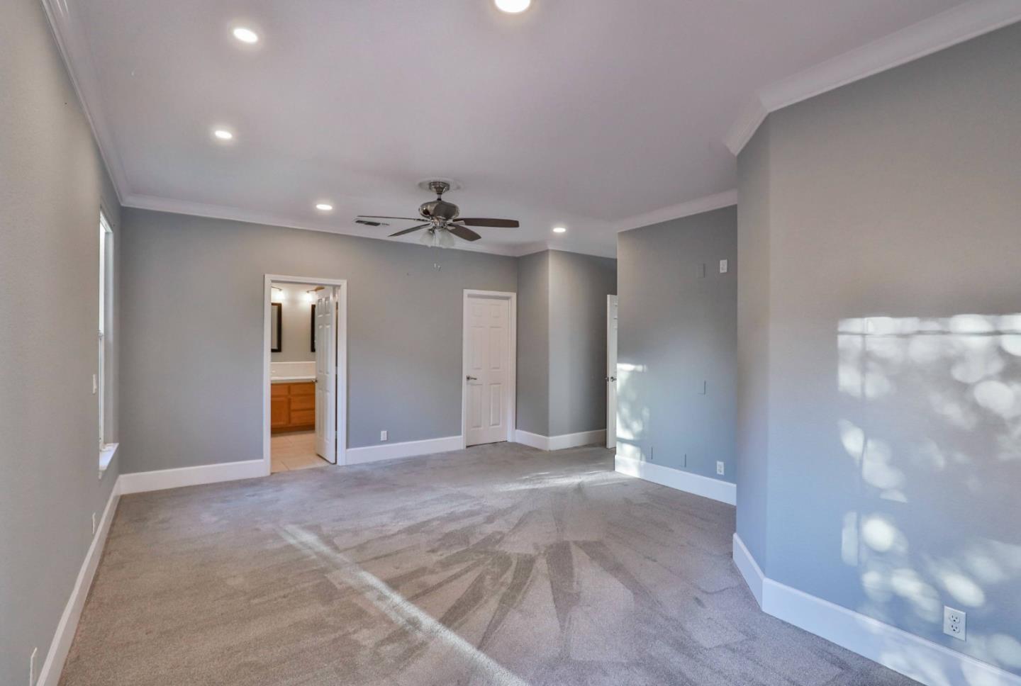 8118 Walnut Fair CIR