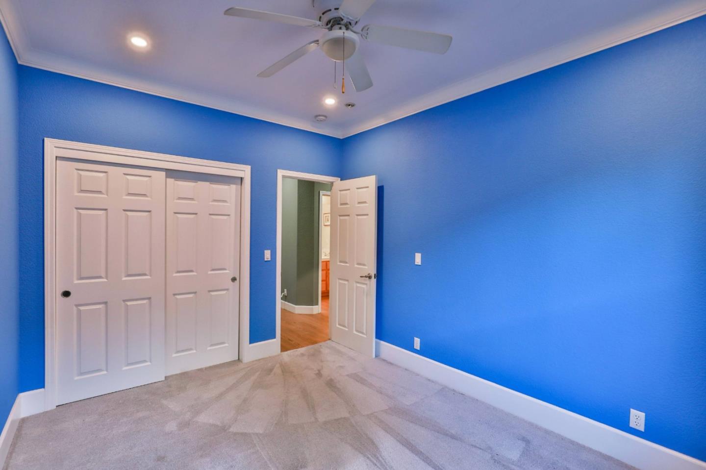 8118 Walnut Fair CIR