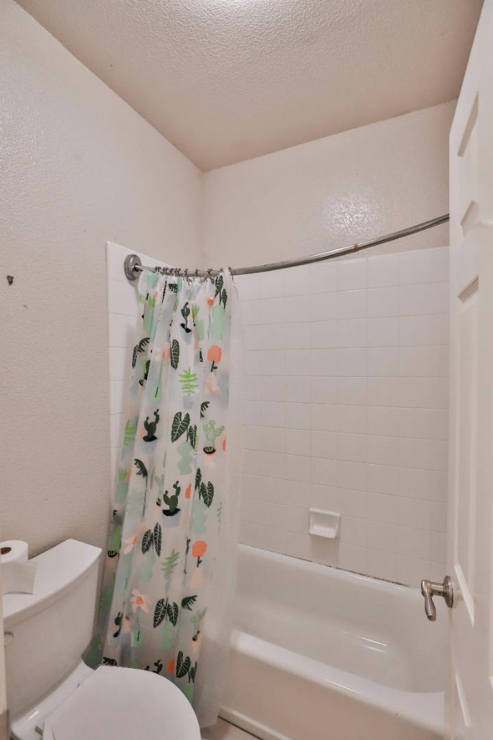 8118 Walnut Fair CIR