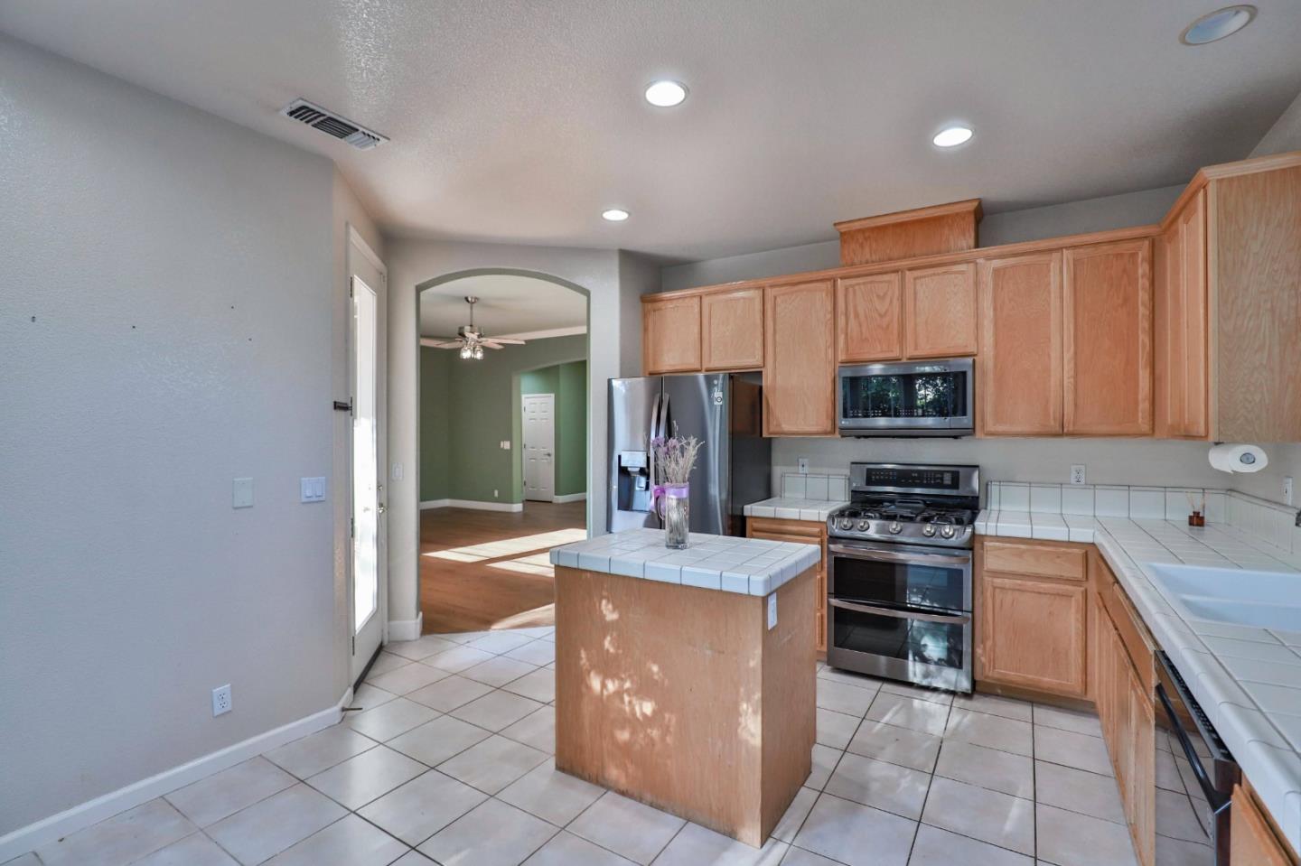 8118 Walnut Fair CIR