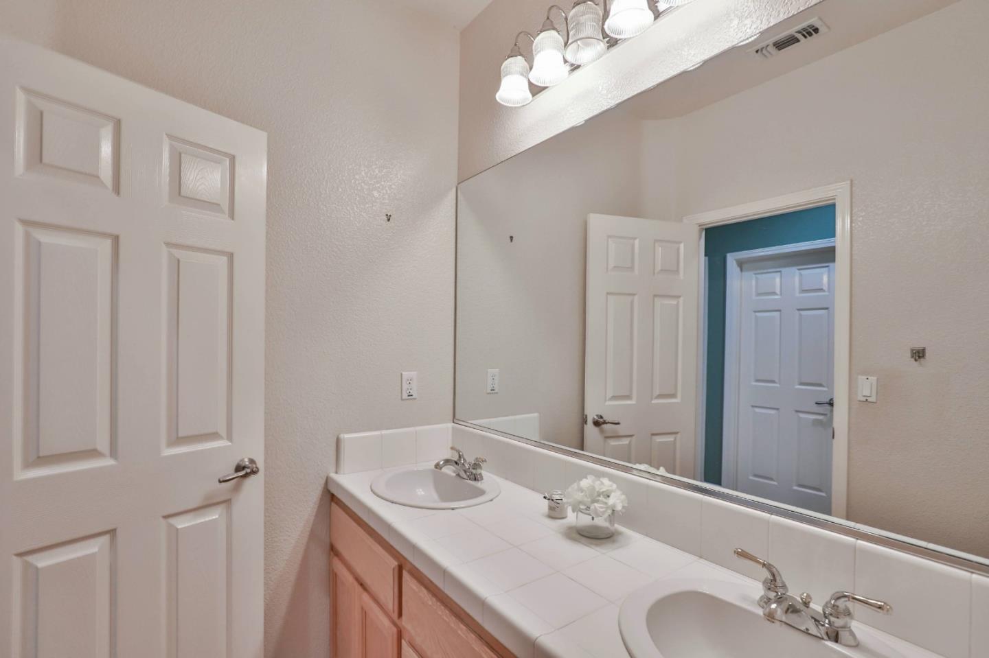 8118 Walnut Fair CIR