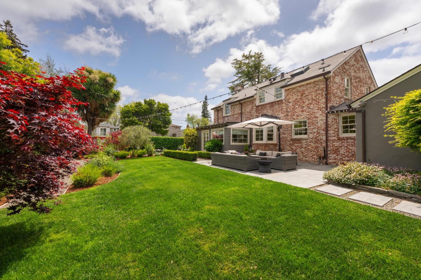 2995 Hacienda ST