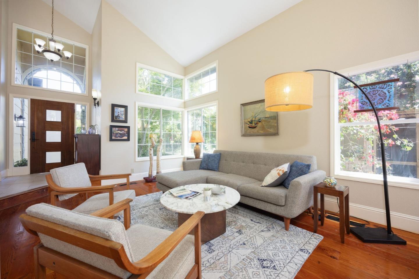 123 Presidio AVE