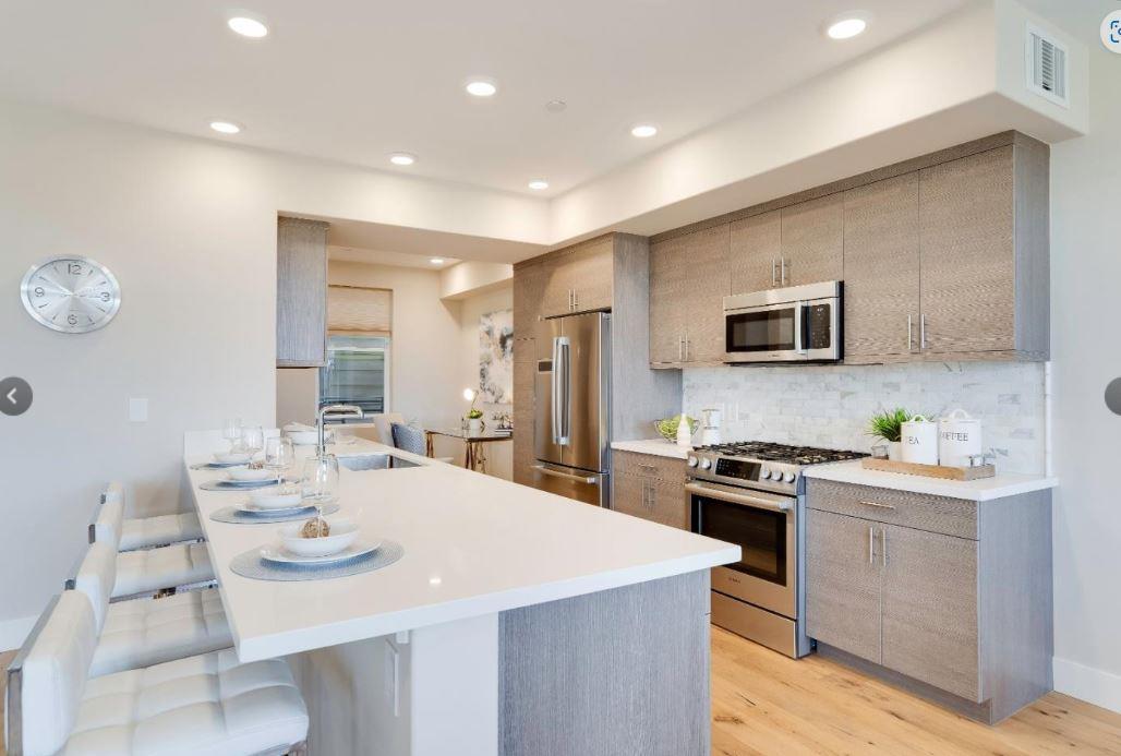 400 Mariners Island BLVD 215