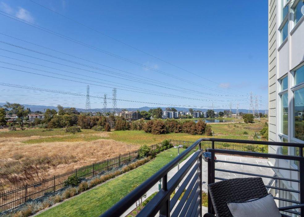 400 Mariners Island BLVD 215