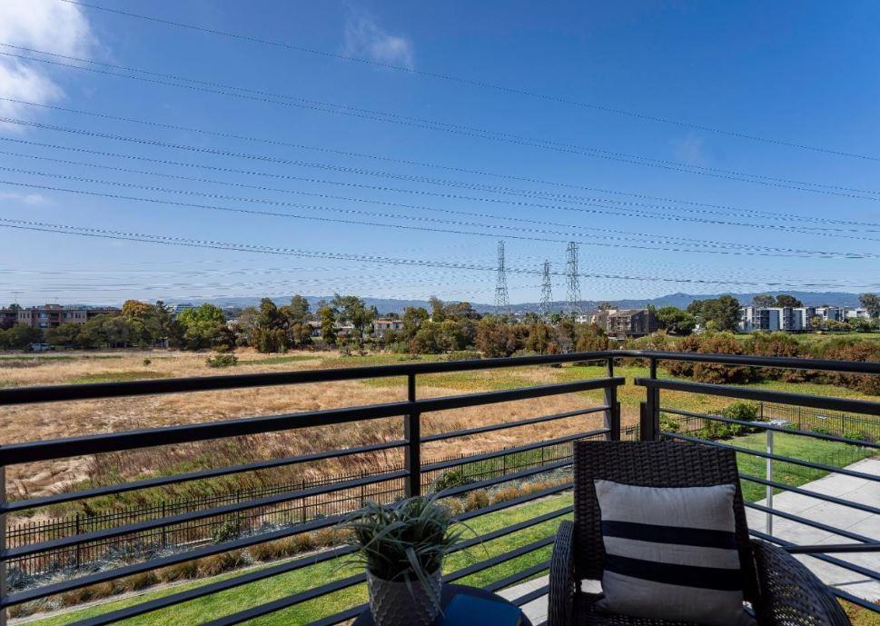 400 Mariners Island BLVD 215