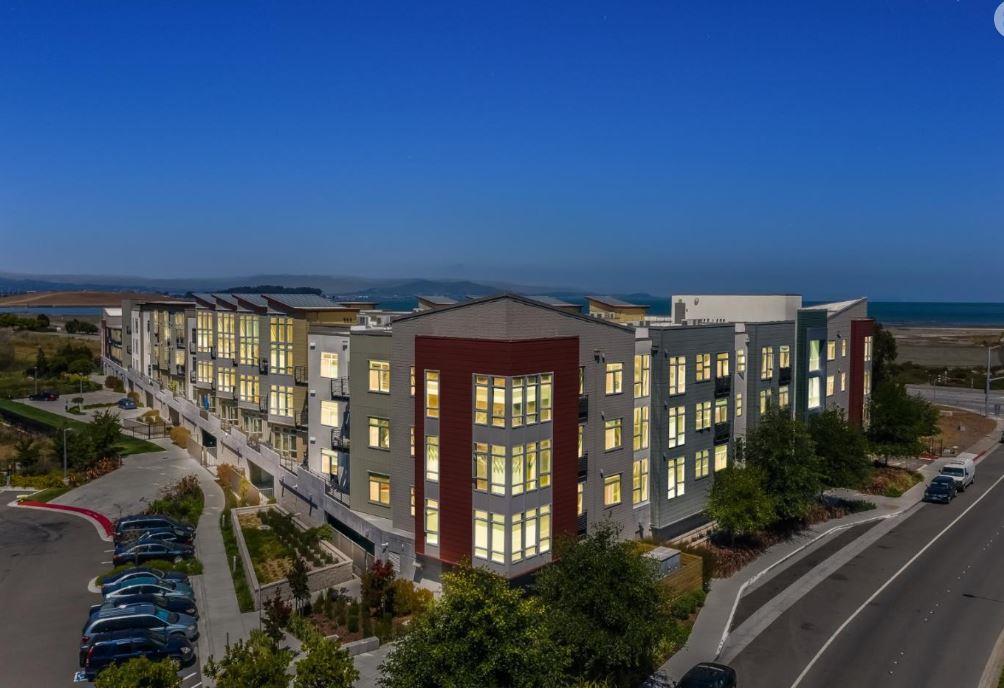 400 Mariners Island BLVD 215