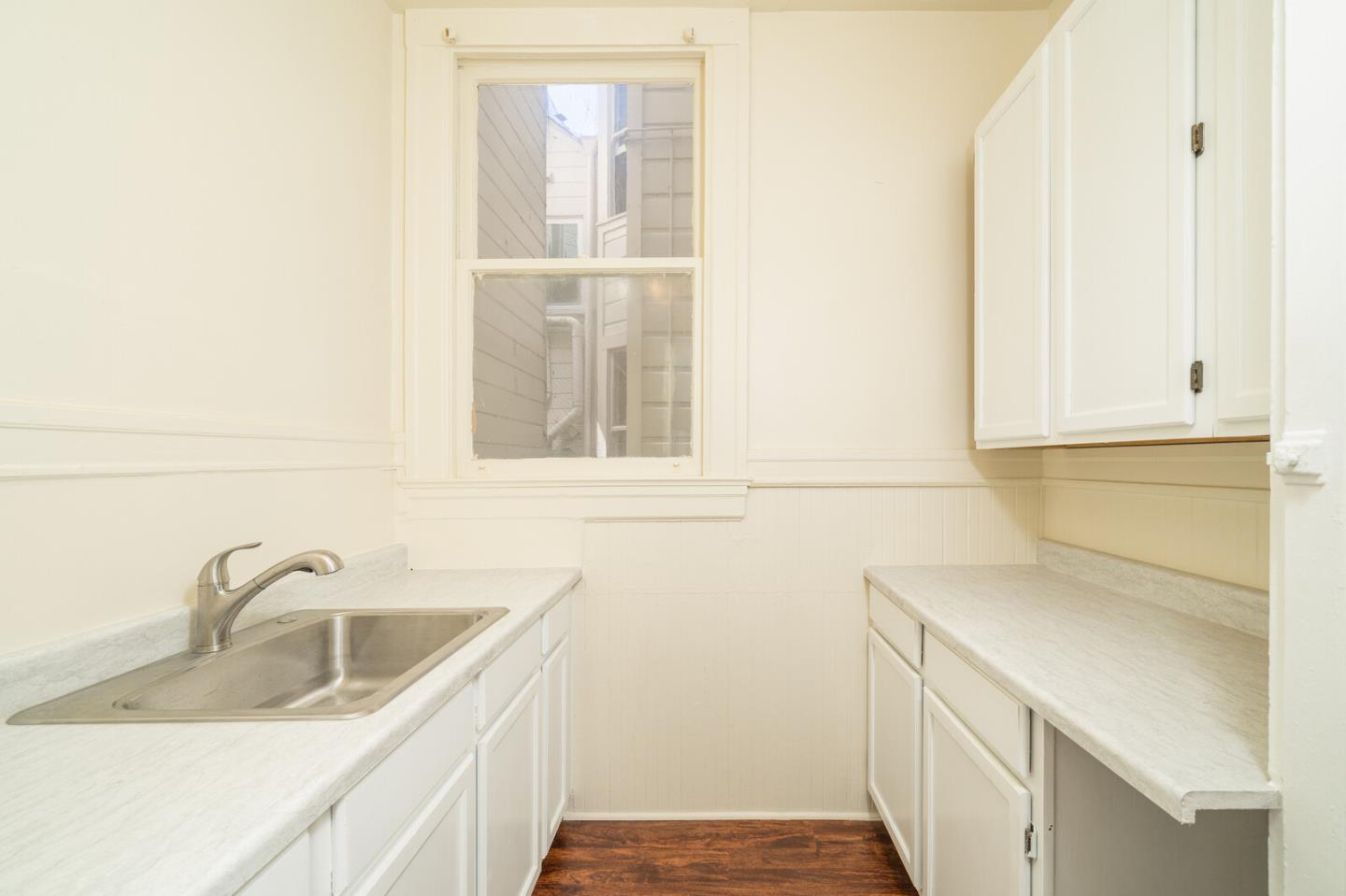 751-753 8th AVE