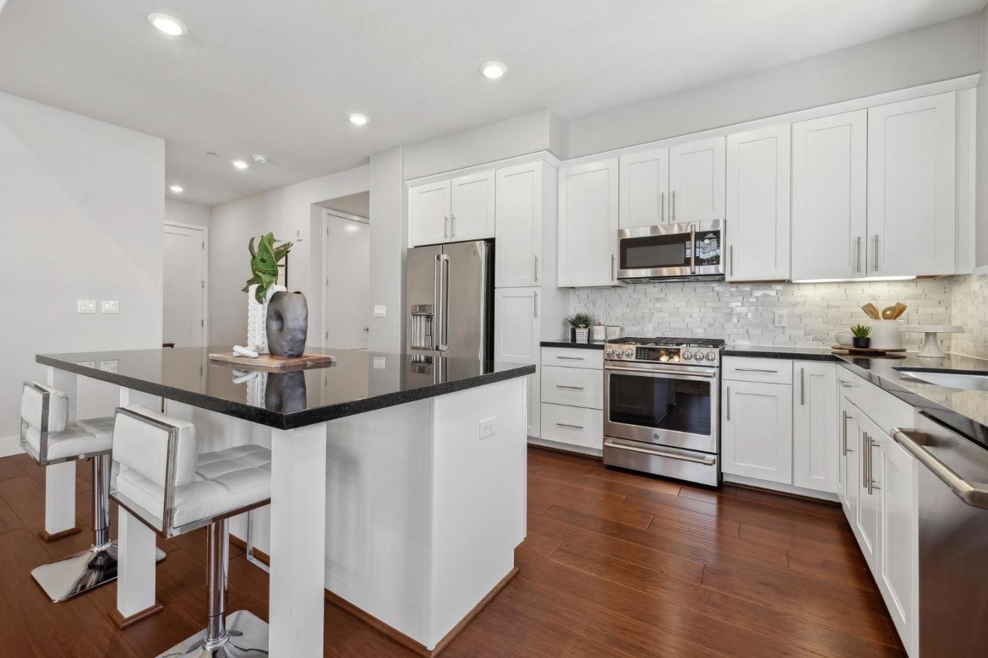 1028 Foster Square LN 404