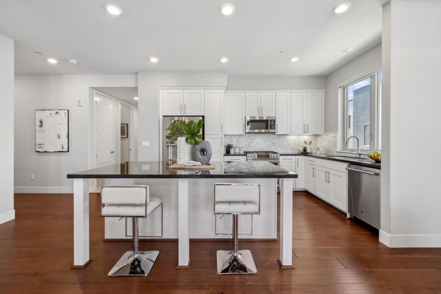 1028 Foster Square LN 404