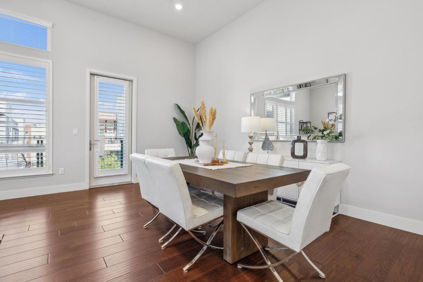 1028 Foster Square LN 404