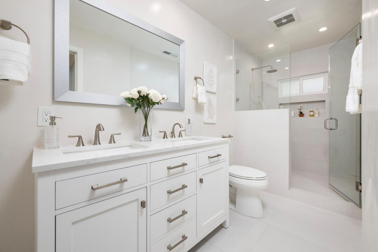 1024 Inverness DR