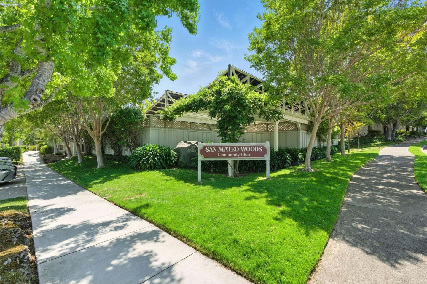 1 Creekridge CT