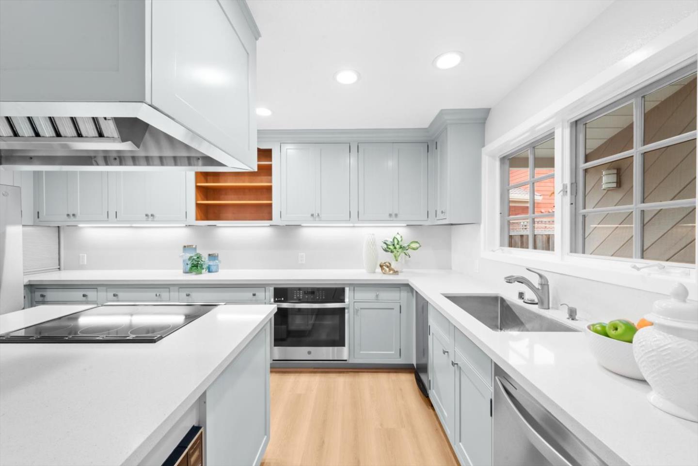 609 Santa Catalina LN