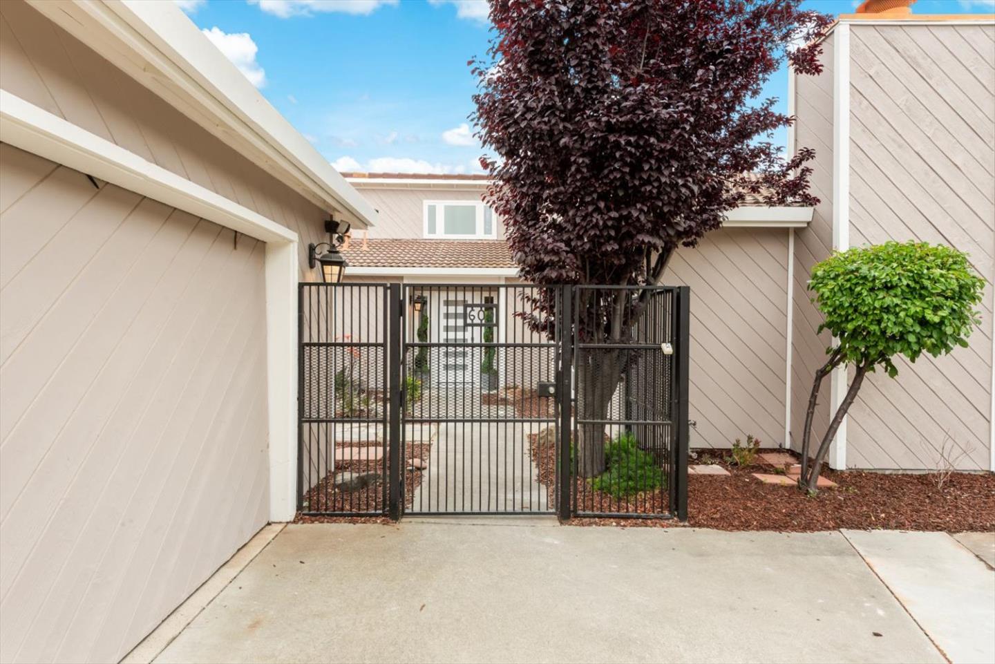 609 Santa Catalina LN
