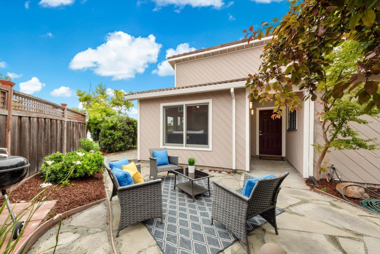609 Santa Catalina LN