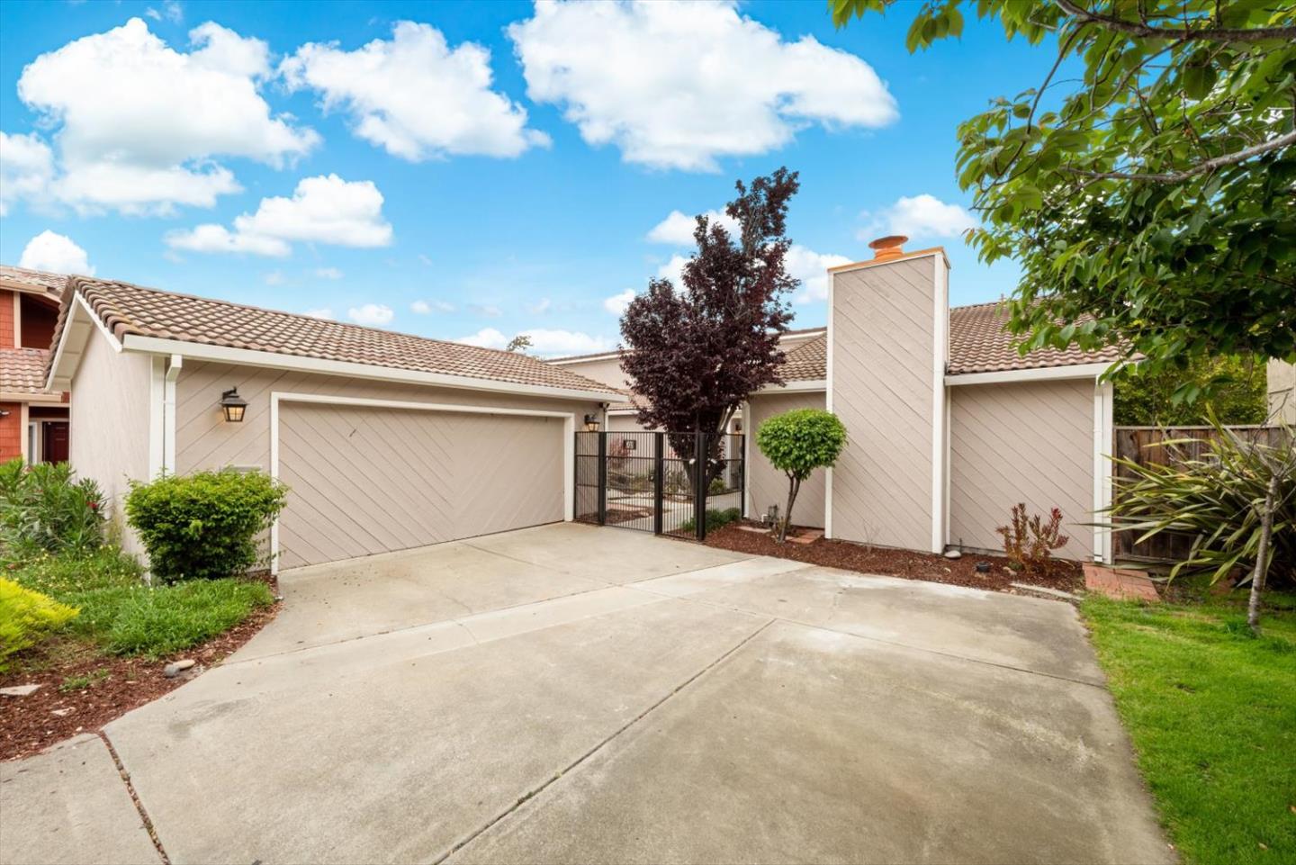 609 Santa Catalina LN