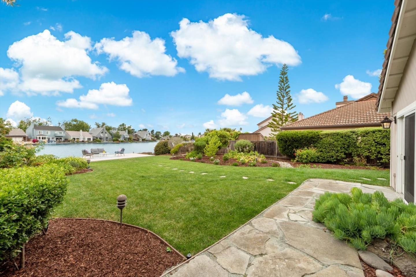 609 Santa Catalina LN