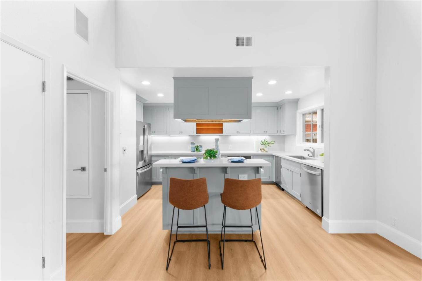 609 Santa Catalina LN