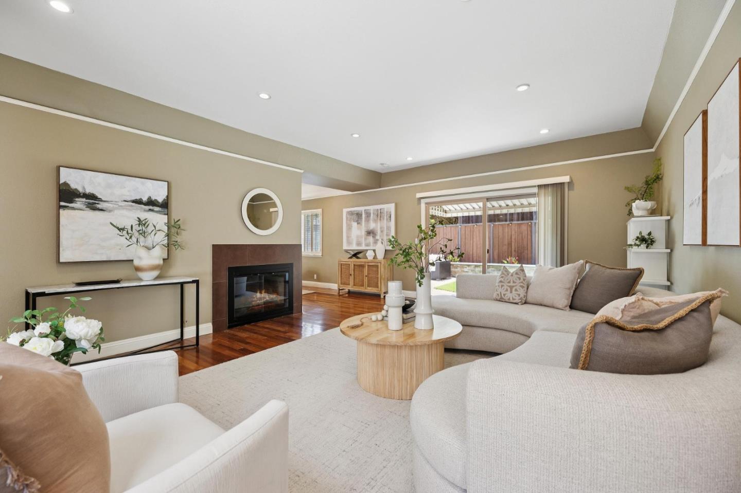 3401 Leafwood CT