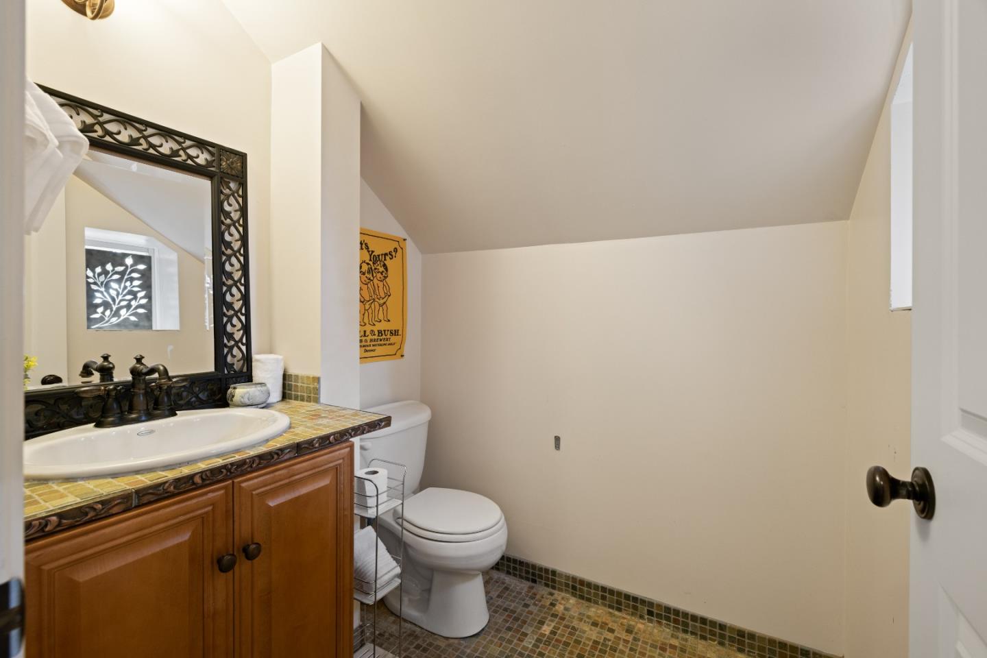154 Los Robles DR