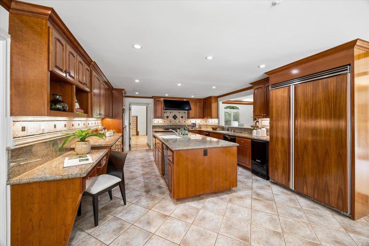 801 Eucalyptus AVE