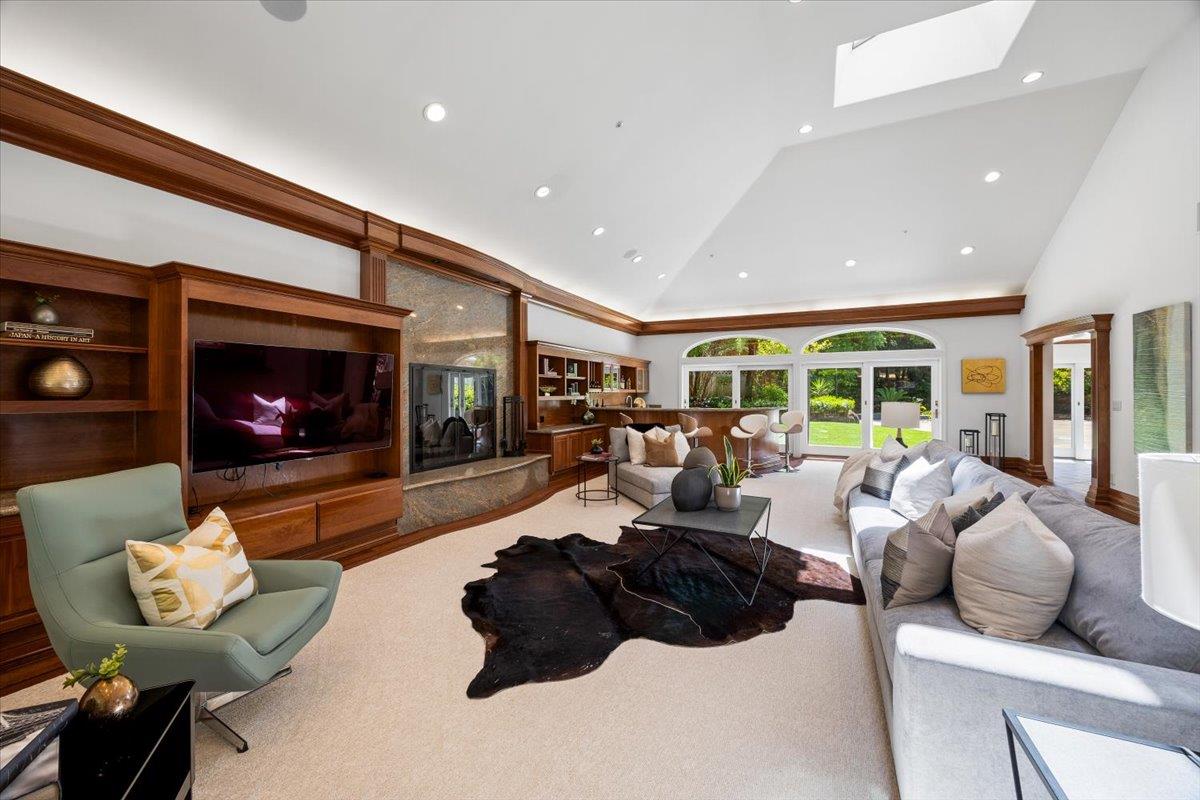 801 Eucalyptus AVE